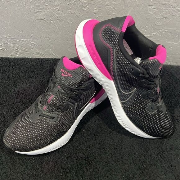 🔥🔥NIKE Renew Run Running Shoes Sneakers Black/Hot Pink Women Sz 11 - PERFECT - Picture 3 of 13